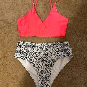 Women's bathing suit